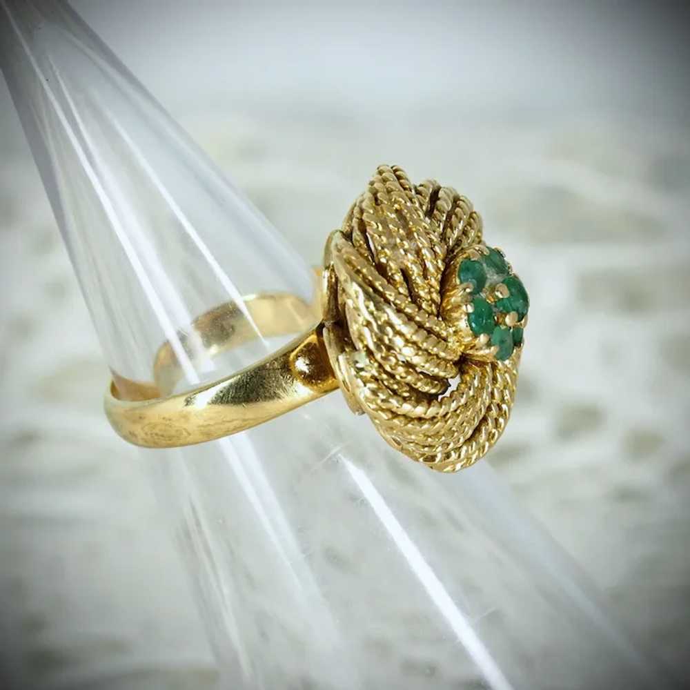 Massive 18K solid gold ring with natural emeralds… - image 6