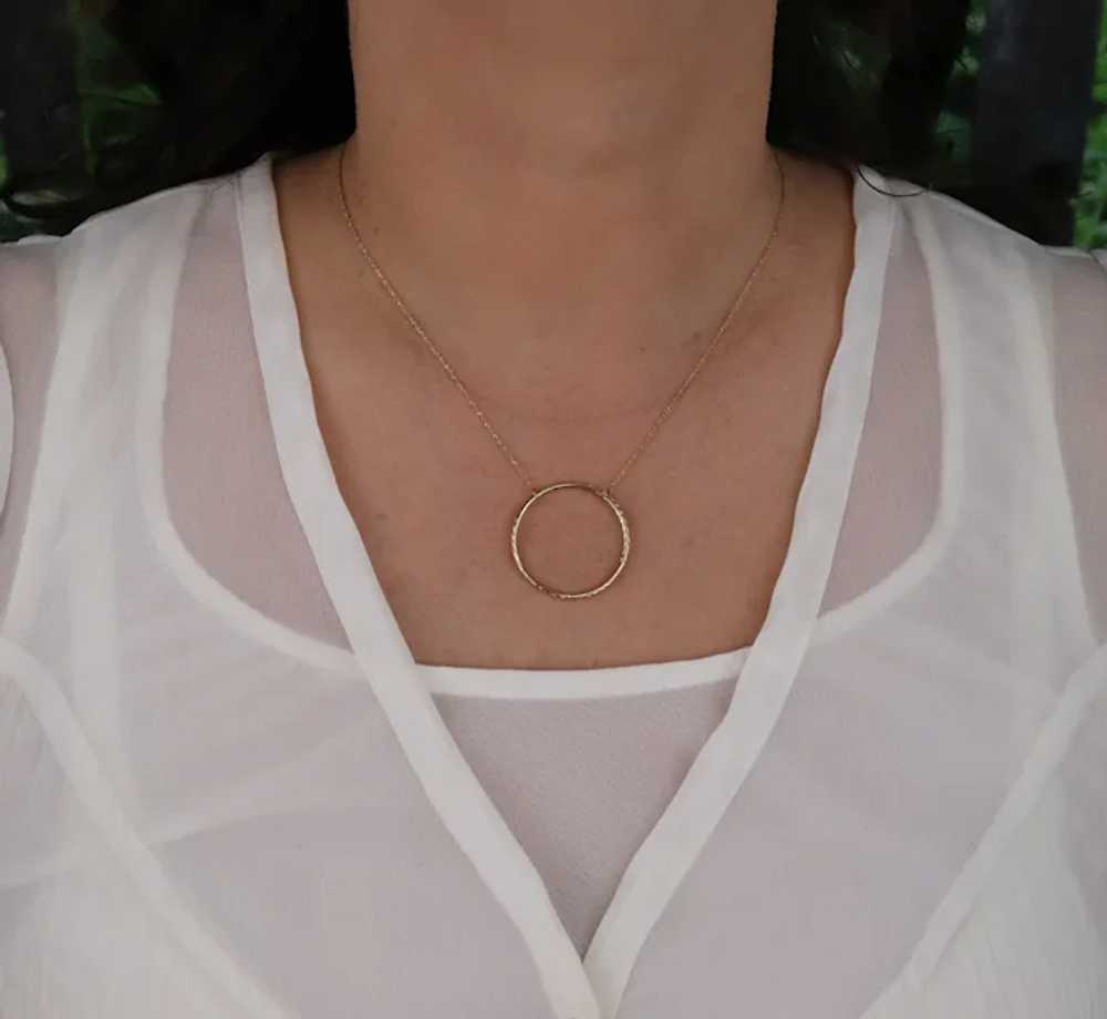 14k Yellow Gold Texture Circle Necklace 16" - image 2