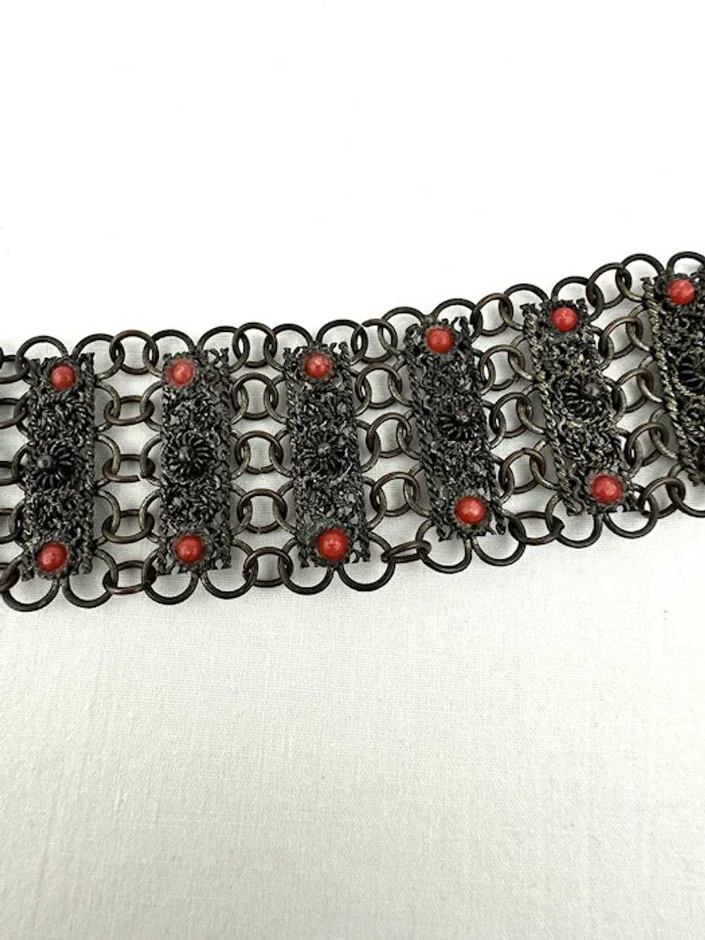 Art Deco Chain Mail and Coral Glass Cuff Bracelet - image 3
