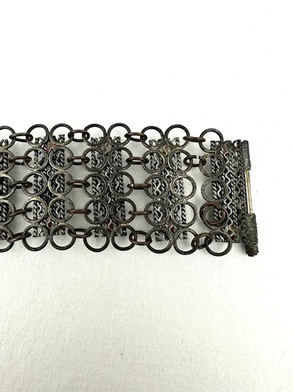 Art Deco Chain Mail and Coral Glass Cuff Bracelet - image 6