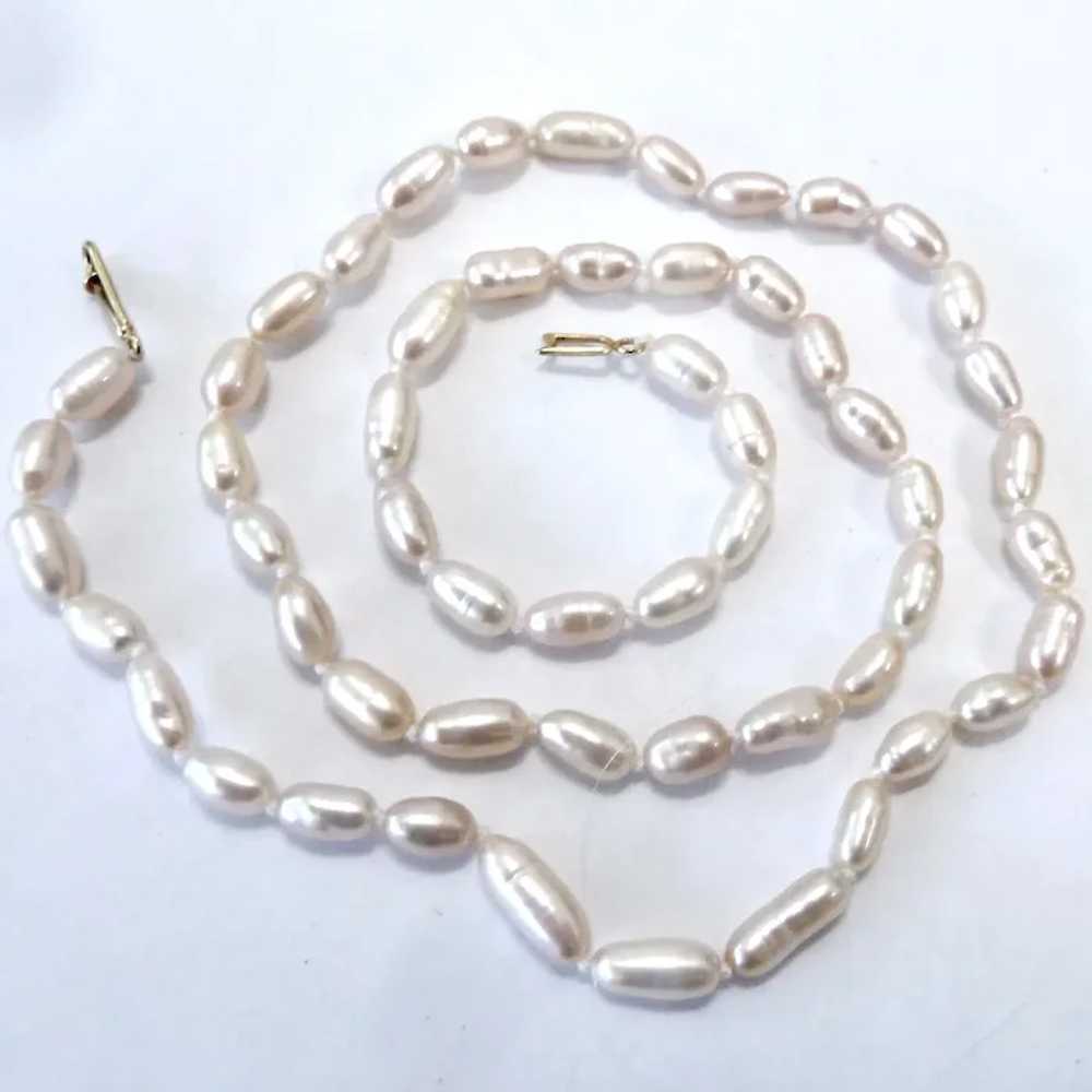 14K Gold Clasp Oval Cultured Pearl Necklace Knott… - image 2