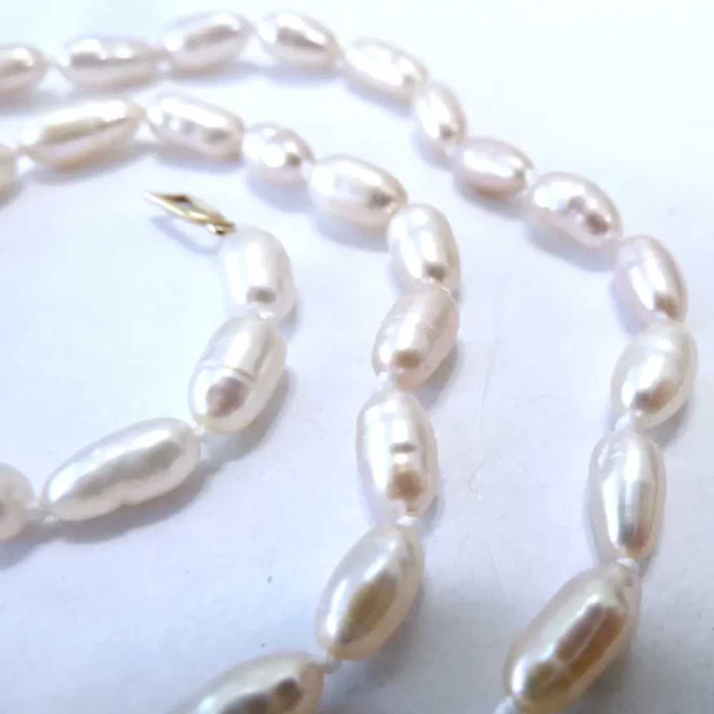 14K Gold Clasp Oval Cultured Pearl Necklace Knott… - image 4
