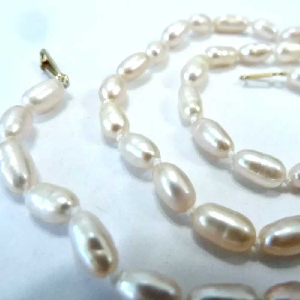 14K Gold Clasp Oval Cultured Pearl Necklace Knott… - image 6
