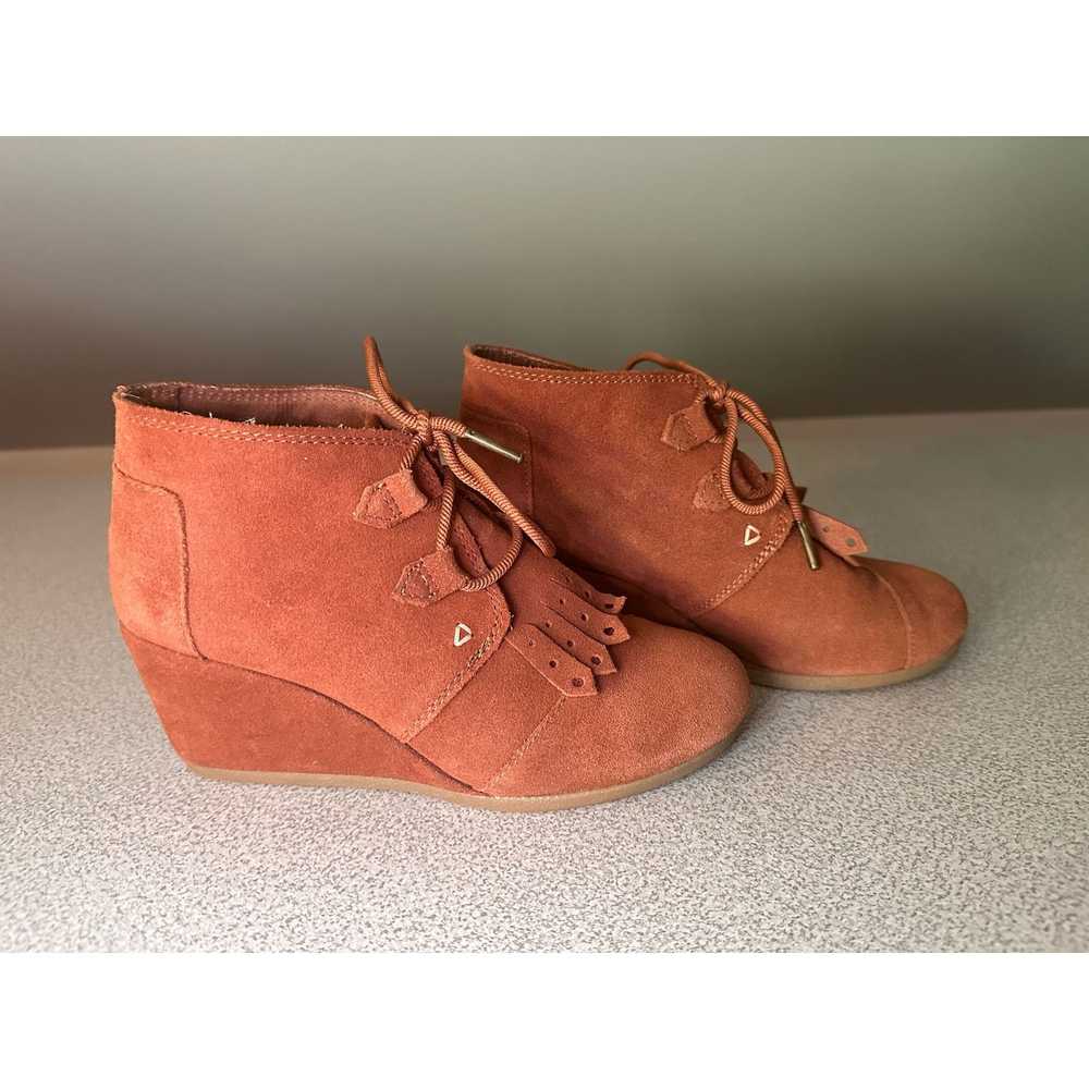 Toms Toms | Size: 7 | Desert Wedge Brown Suede - image 2