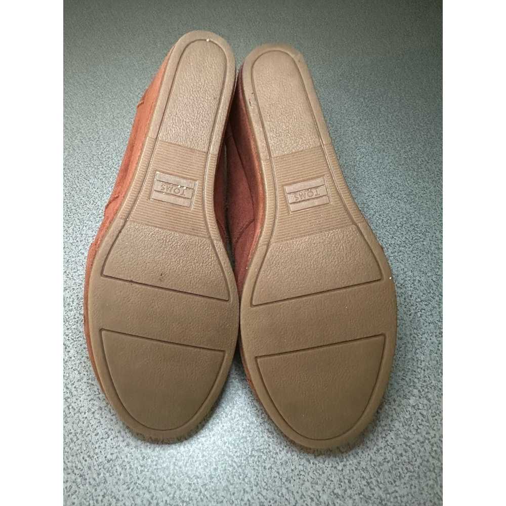 Toms Toms | Size: 7 | Desert Wedge Brown Suede - image 5