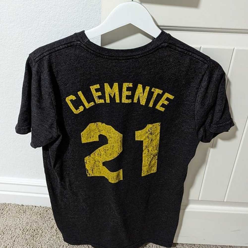 Pittsburgh Pirates Majestic Threads T-Shirt Rober… - image 2