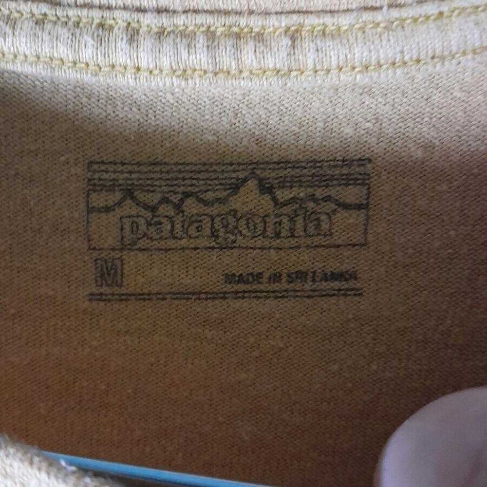 Patagonia Tshirt Men Medium Pocket Short Sleeve W… - image 2