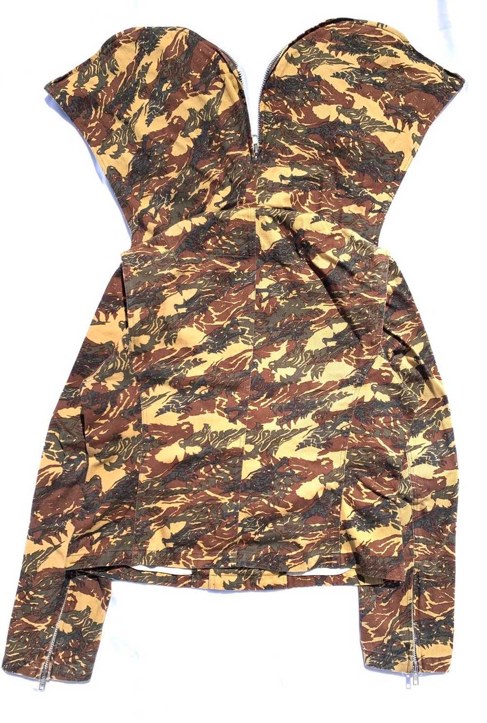 20471120 RARE Dragon Camo Hooded Jacket - image 2