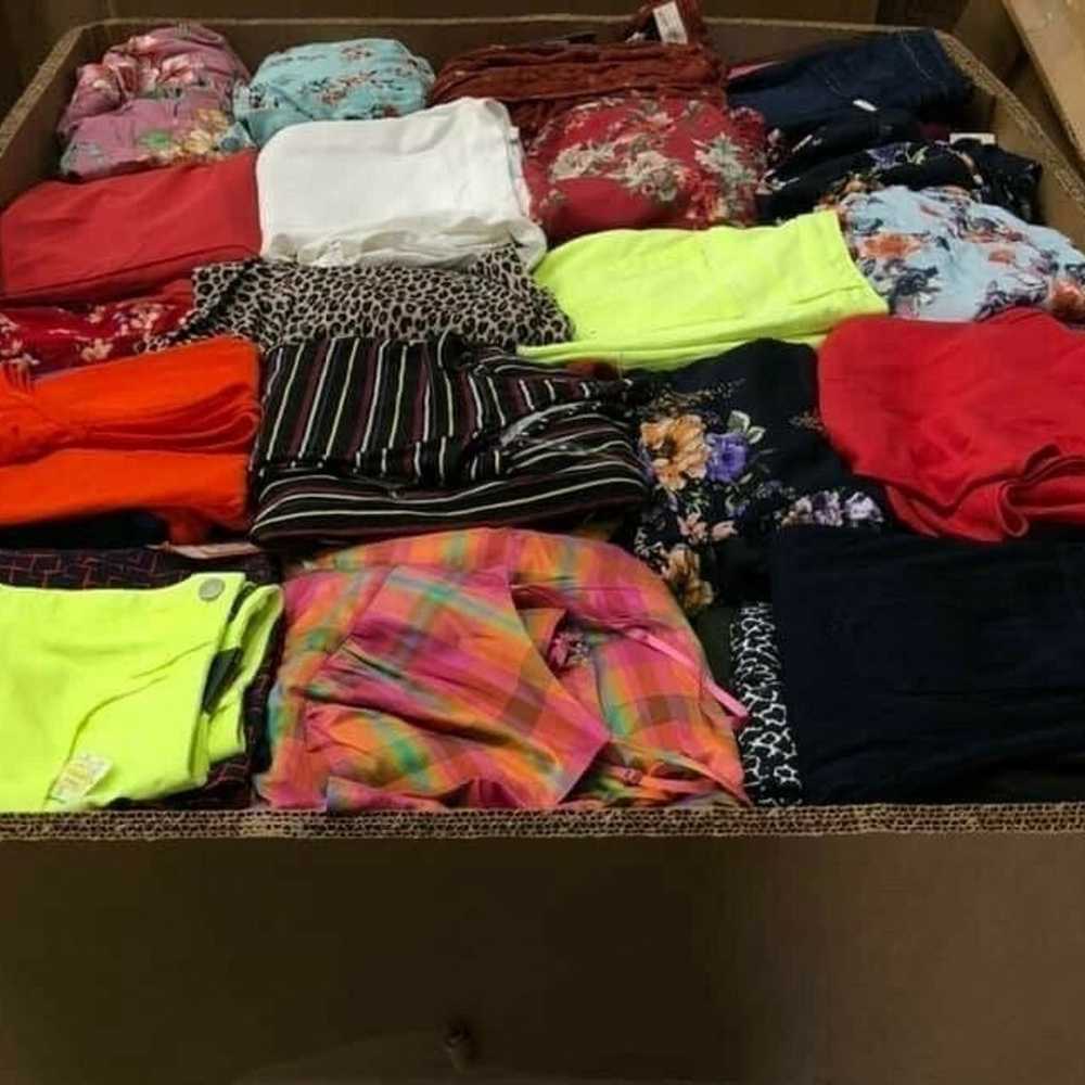 Bulk Clothing Wholesale Mixed Lot 190+ Pieces Wom… - image 1