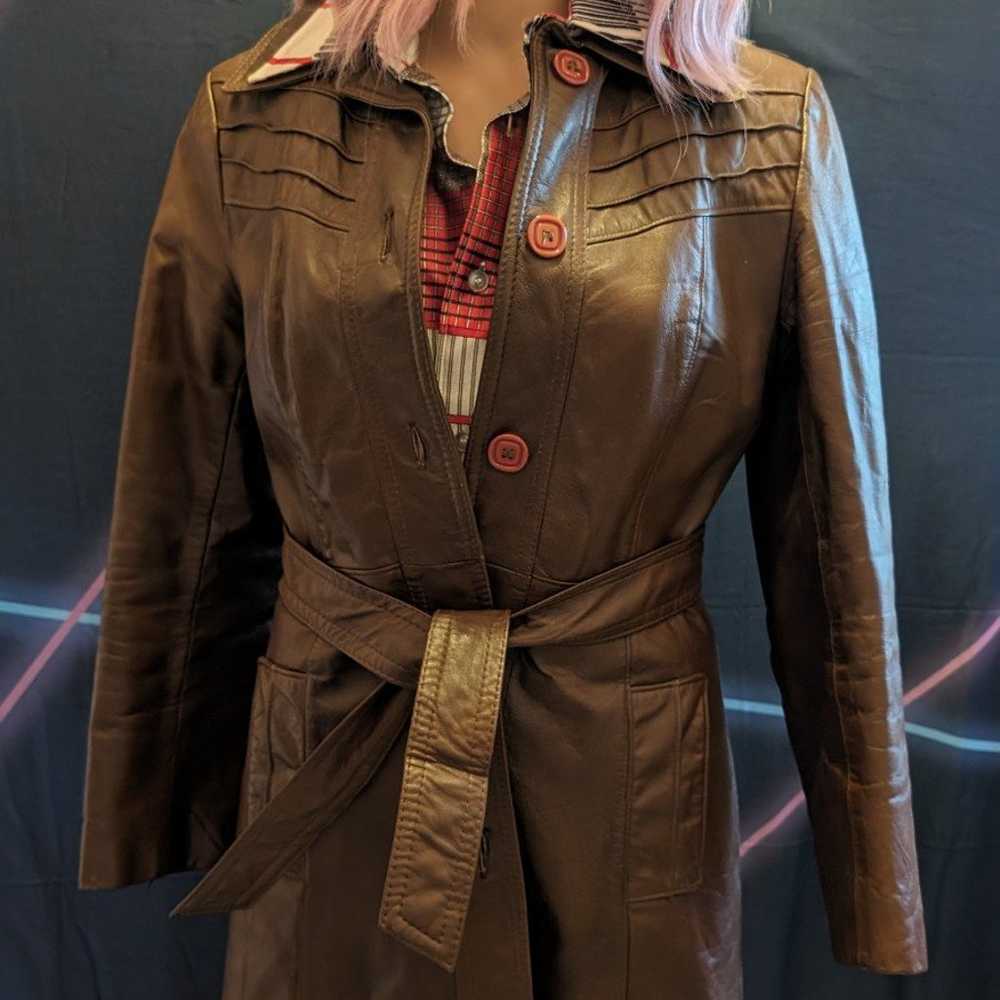 Brown leather vintage coat - image 4