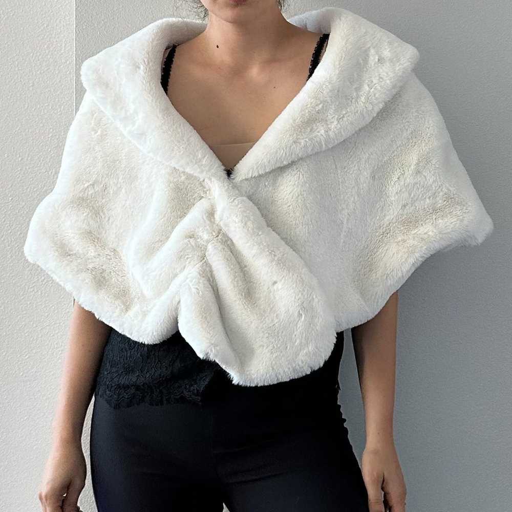 BHLDN Maxime Satin-Lined Faux Fur Wrap  Size Large - image 10