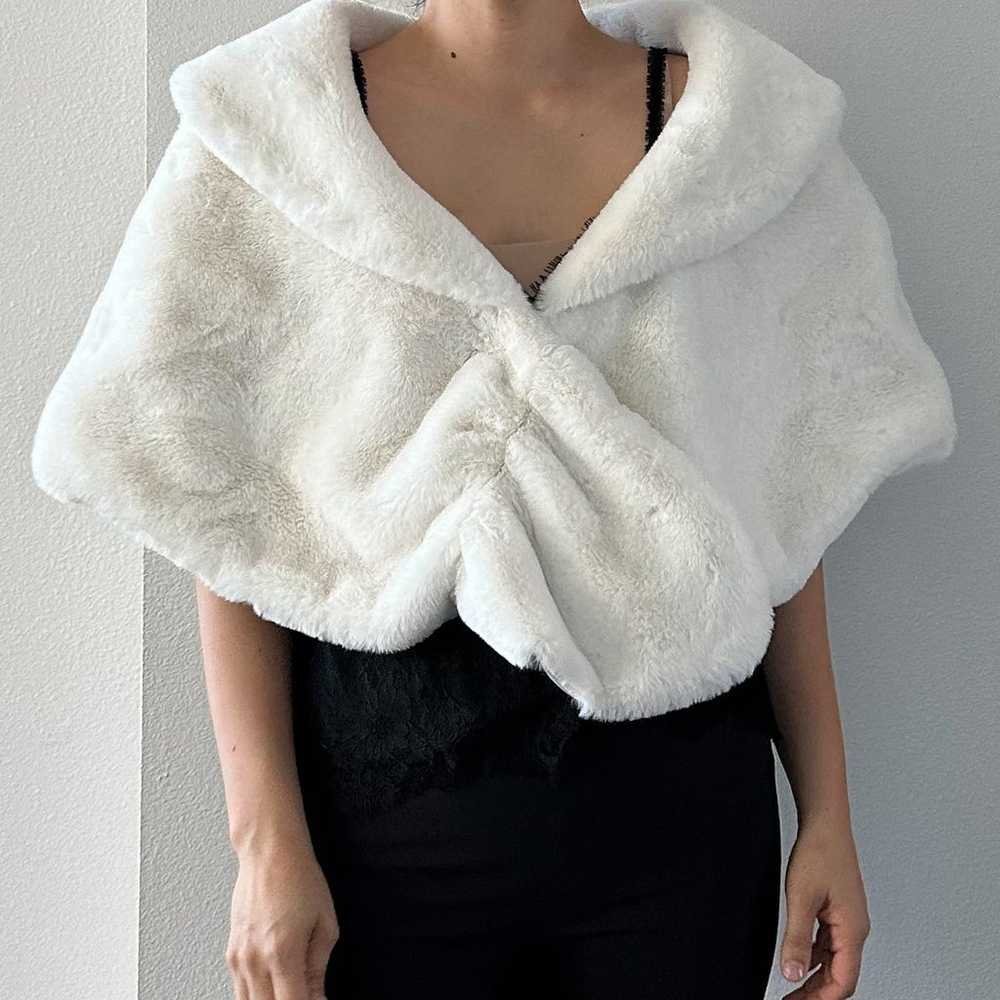 BHLDN Maxime Satin-Lined Faux Fur Wrap  Size Large - image 9