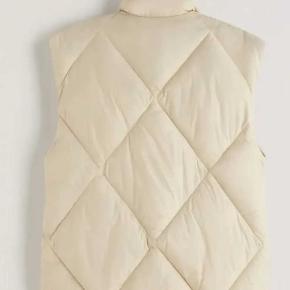 ABERCROMBIE & FITCH Oversized Diamond Puffer Vest… - image 4