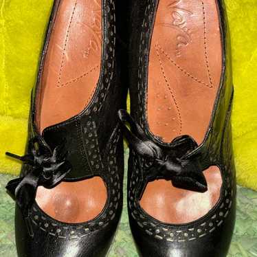 Naya Vintage black Leather Shoes