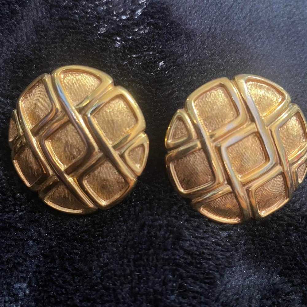 Vintage Napier Runaway Clip On Earrings - image 1