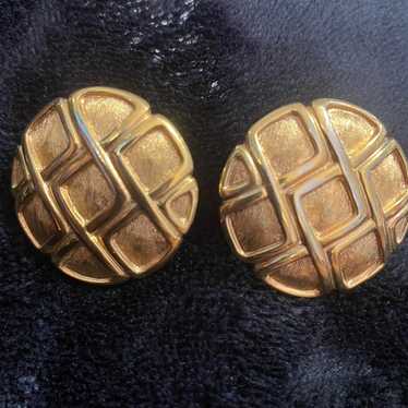 Vintage Napier Runaway Clip On Earrings - image 1