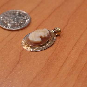 Vintage Solid 10k Gold Cameo Pendant. - image 1