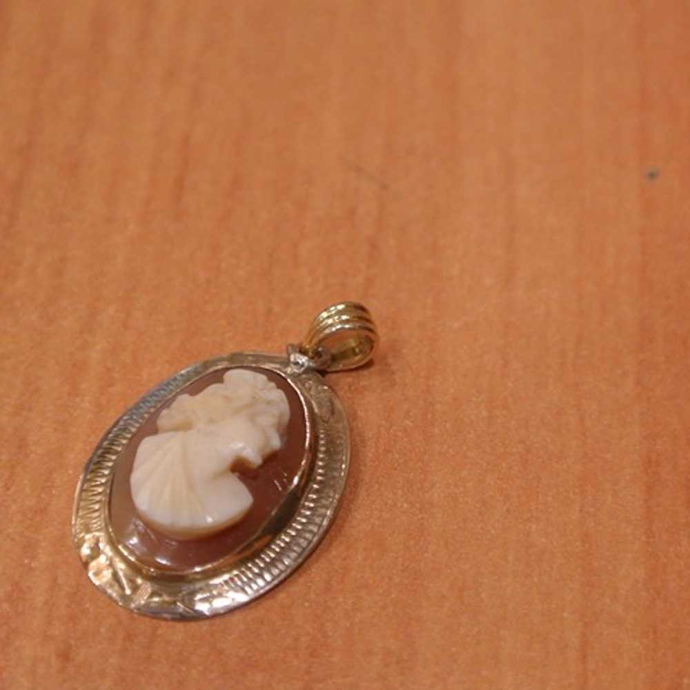 Vintage Solid 10k Gold Cameo Pendant. - image 7