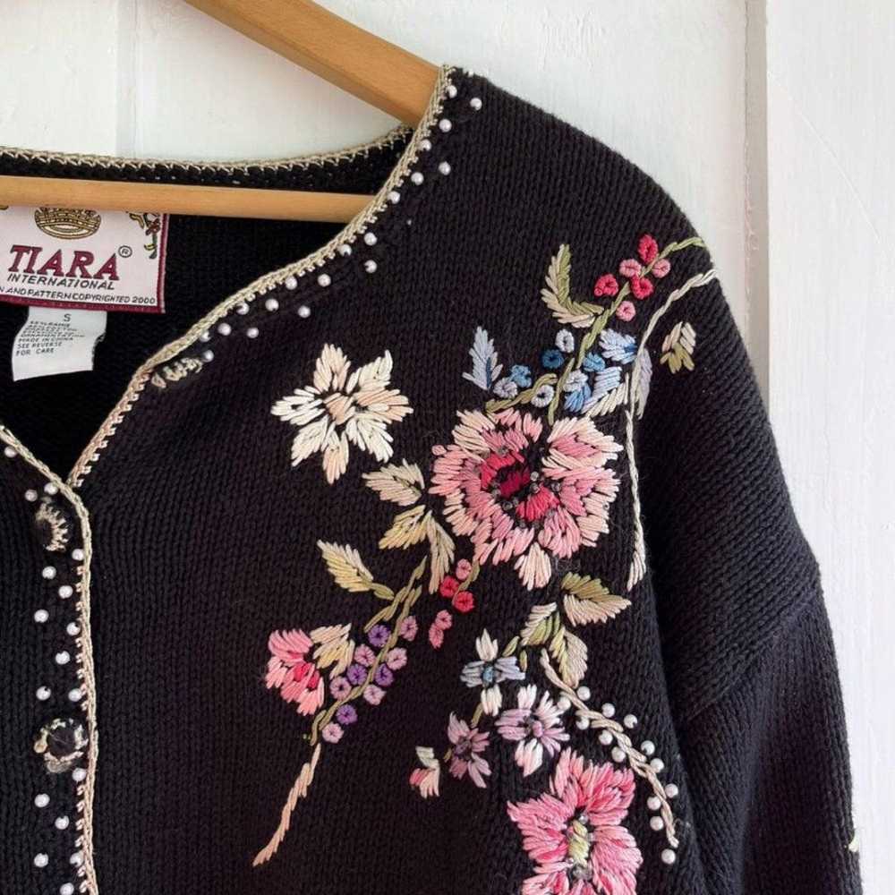 Vintage Floral Embroidered Knit Sweater Size Small - image 2