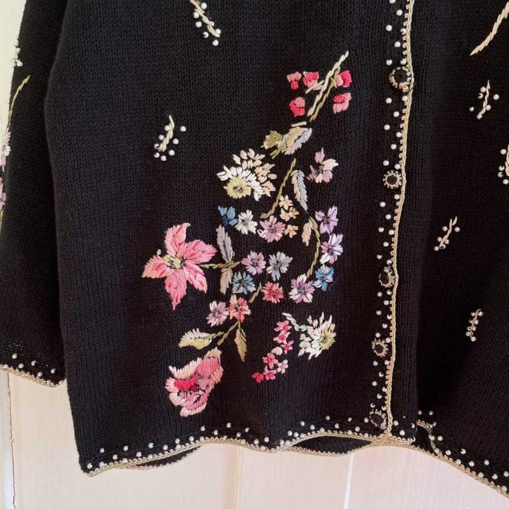 Vintage Floral Embroidered Knit Sweater Size Small - image 4