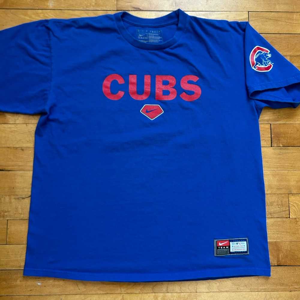 Vintage Nike MLB Chicago Cubs Center Swoosh T-Shi… - image 1