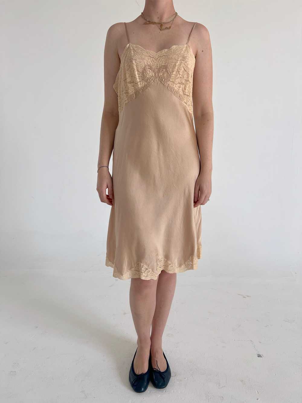 1930's Latte Silk Slip with Bow Embroidery - image 2