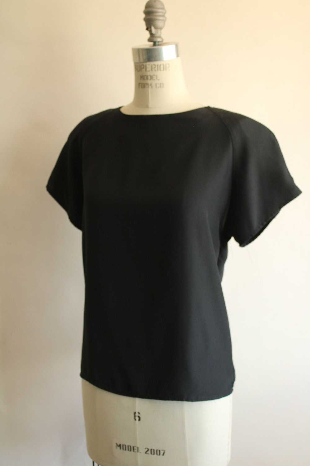 Vintage 1990s Black Shirt with Keyhole Back and S… - image 3