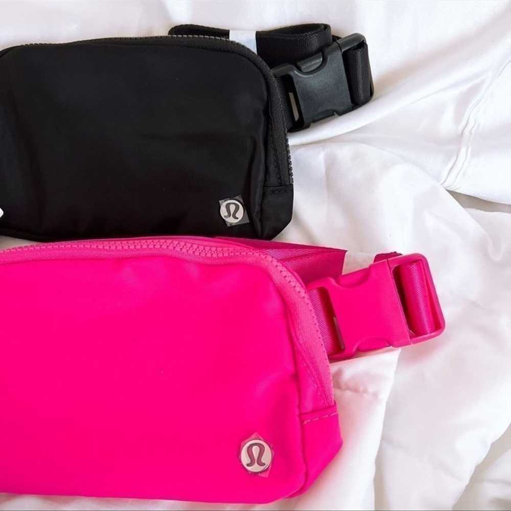 Lululemon Everywhere Belt Bag Black & Sonic Pink … - image 2