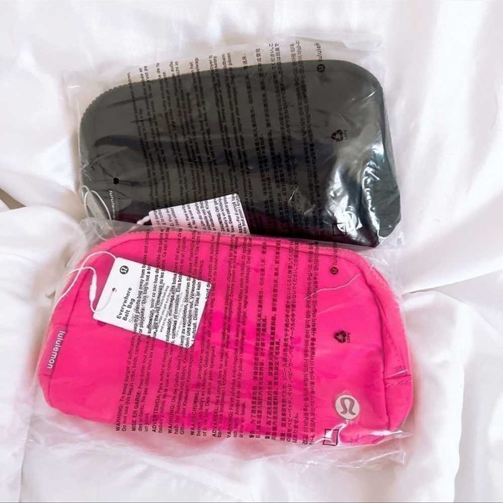 Lululemon Everywhere Belt Bag Black & Sonic Pink … - image 6