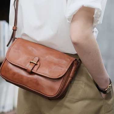 Retro style Leather messenger bag - chestnut brown - image 1