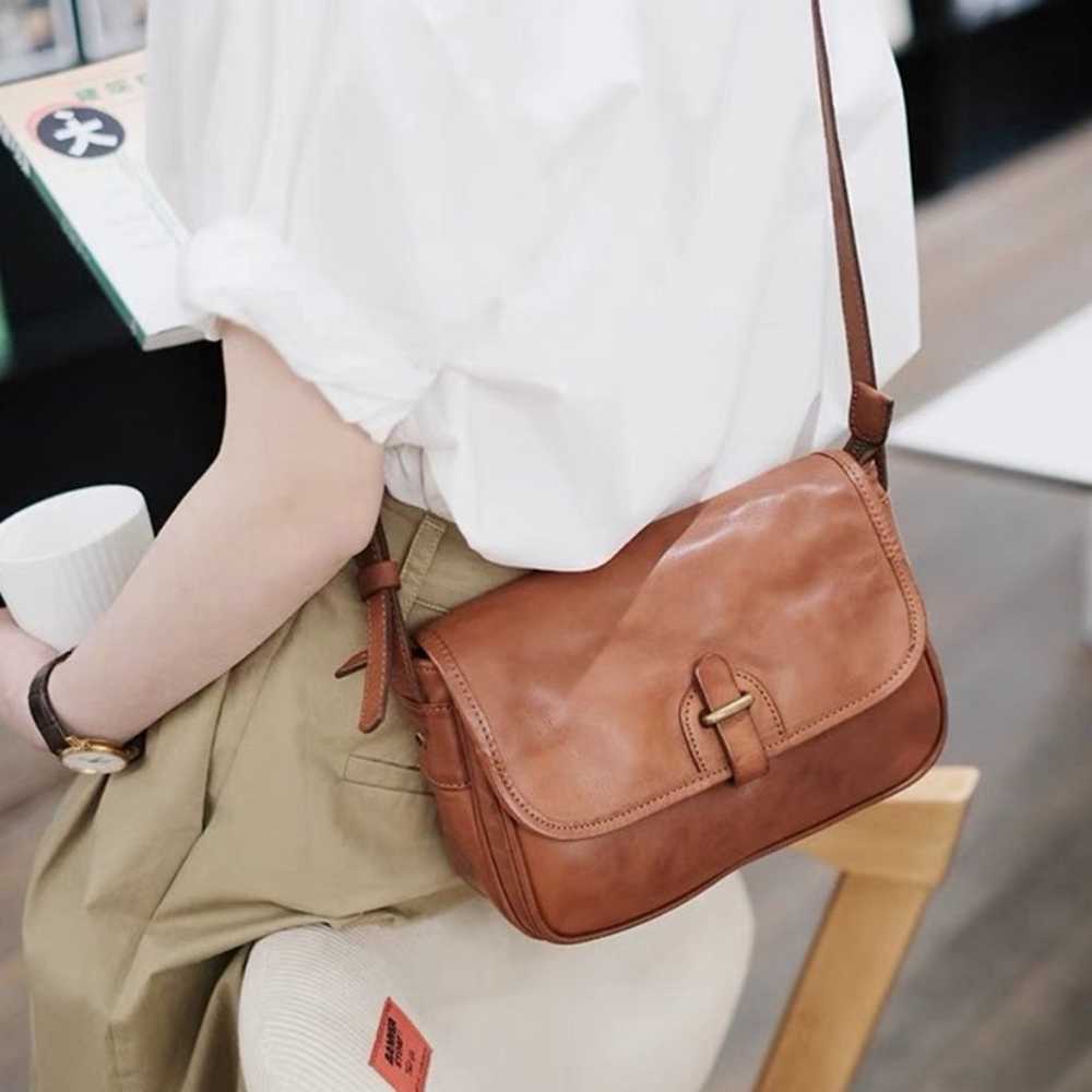 Retro style Leather messenger bag - chestnut brown - image 8