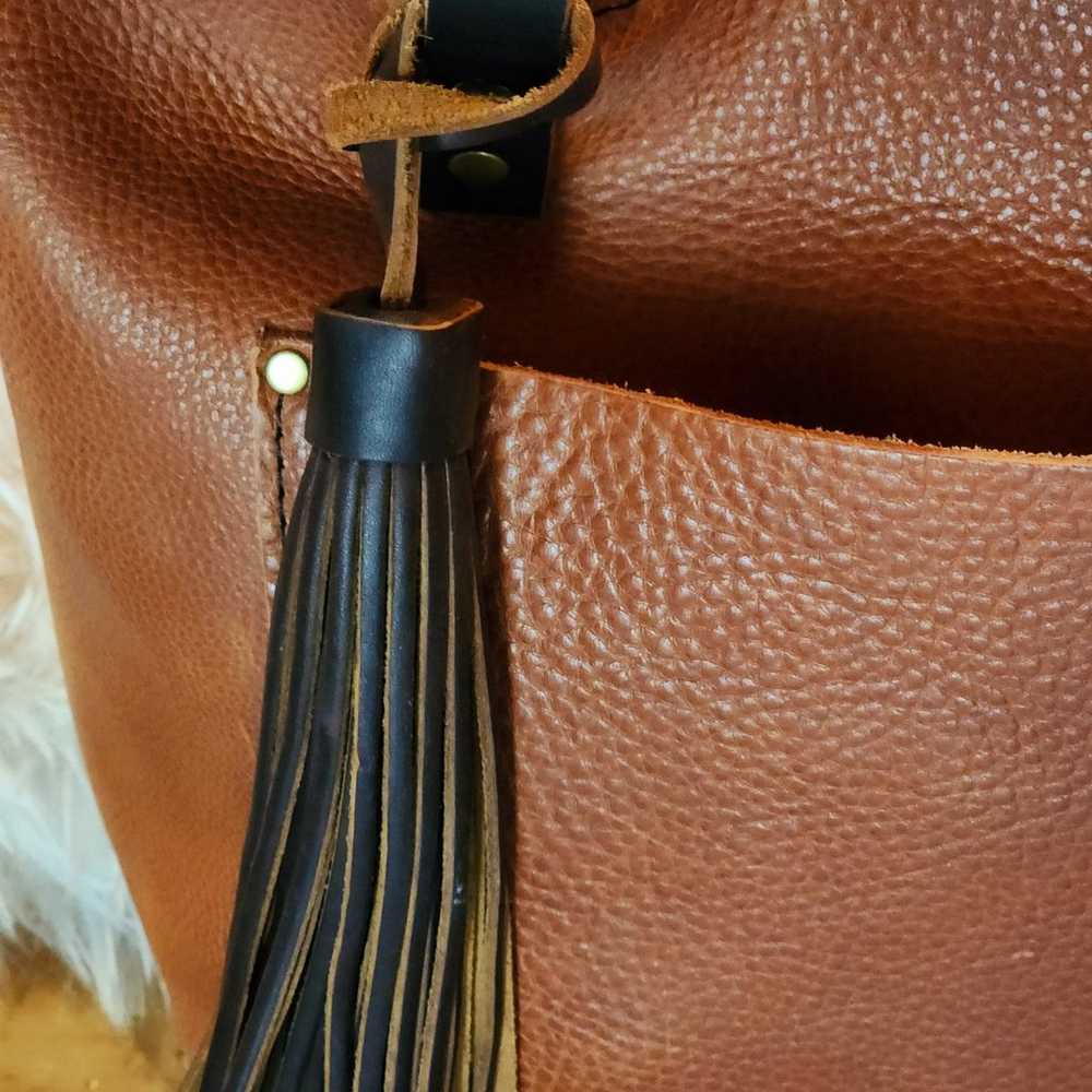 Portland Leather Medium Zippered Sedona Tote with… - image 3
