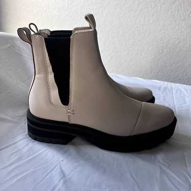 TOMS Faux Leather Ankle Boots Sz 7 - image 1