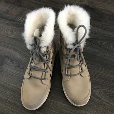 Sorel womens boots size 7, like new - image 1