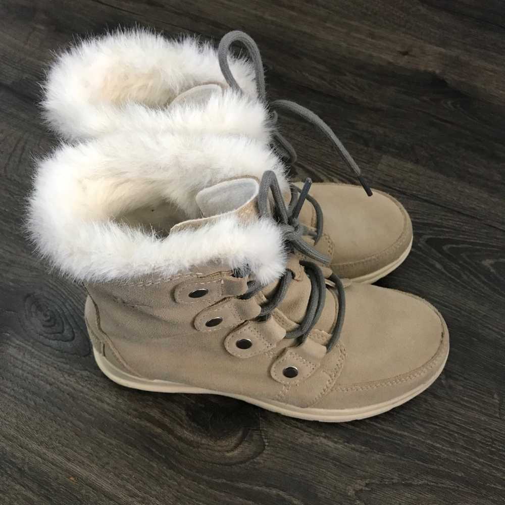 Sorel womens boots size 7, like new - image 2
