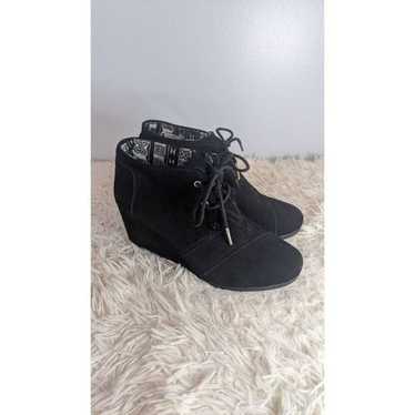 Toms suede ankle boots size 8.5