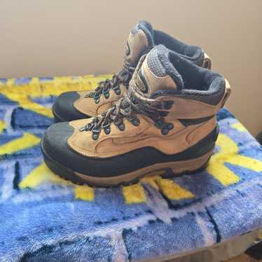 vasque hiking boots