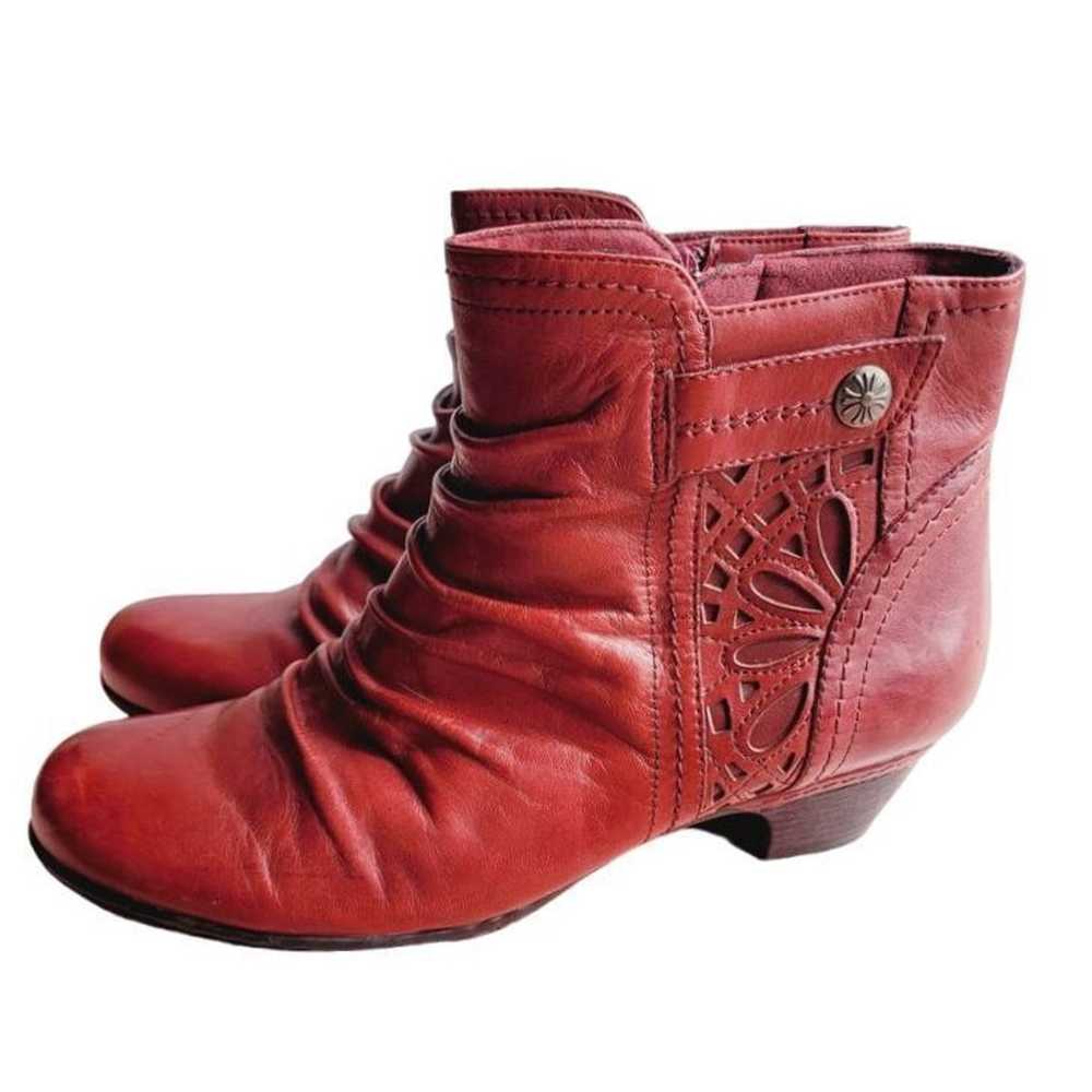 Red Leather Rockport Cobb Hill Collection Boots B… - image 2