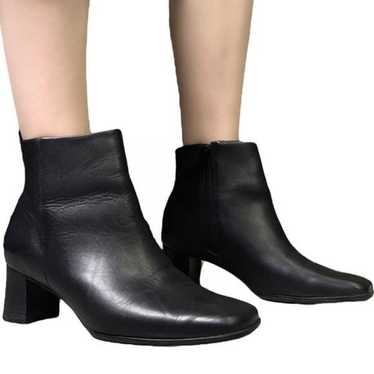 Black 90s Square Toe Leather Boots by Naturalizer 