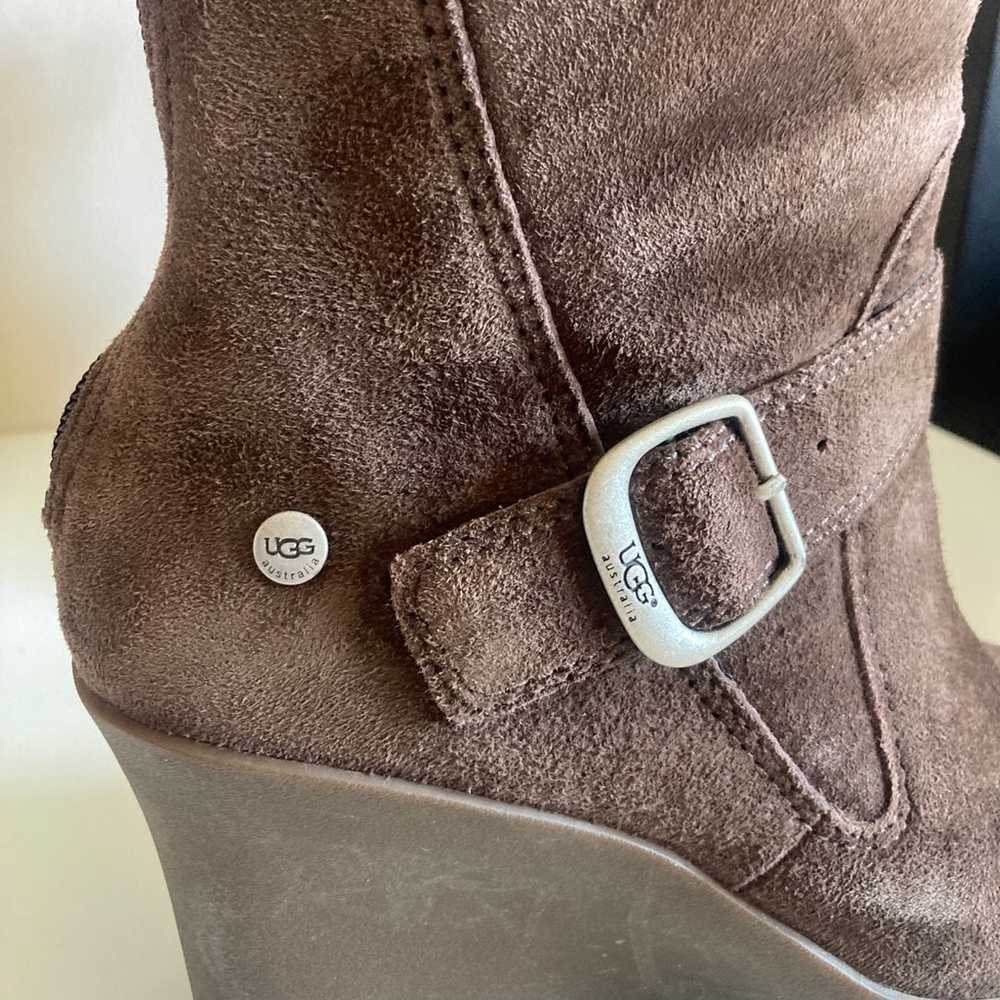 UGG Gisella Size 8 Brown Suede Leather Buckle Zip… - image 4