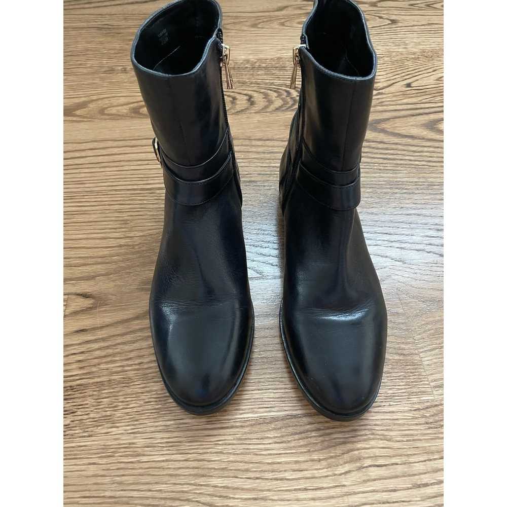 ANNE KLEIN Black Leather Booties Size 8.5 - image 2