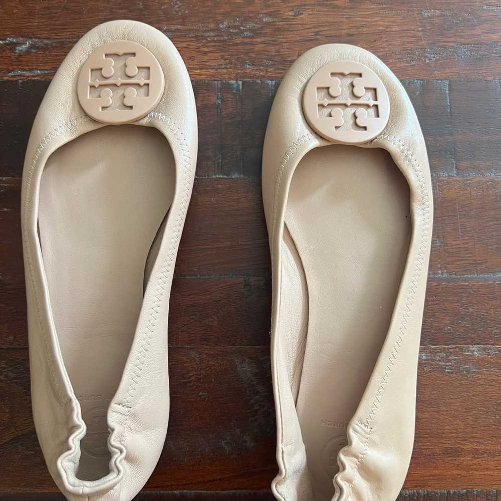 Tory Burch minnie flat - image 1