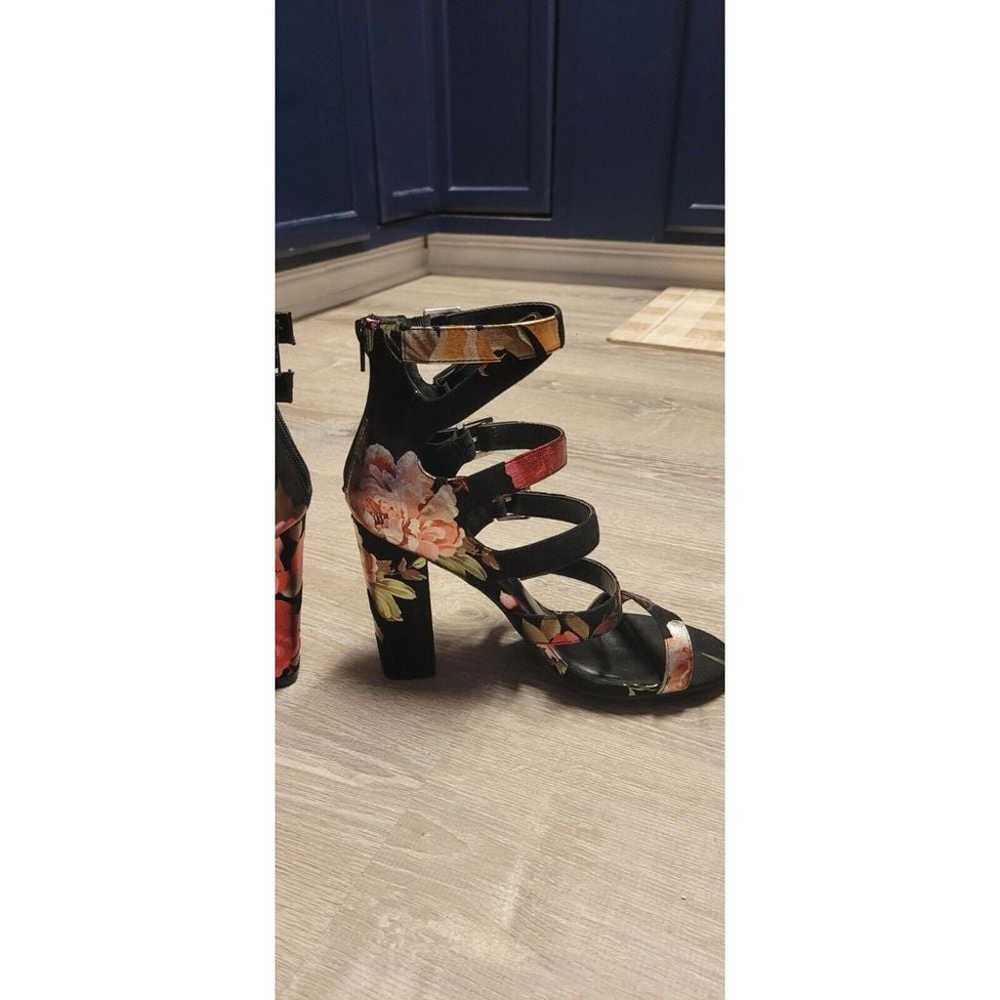Shoe Republic High Heels "Rose" Black Oriental 6 … - image 6