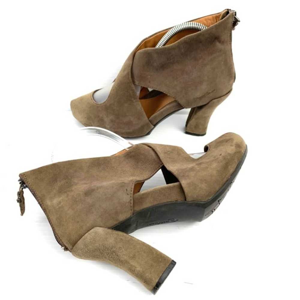 EARTHIES "Syriana" Suede Peep Toe Heels - image 8