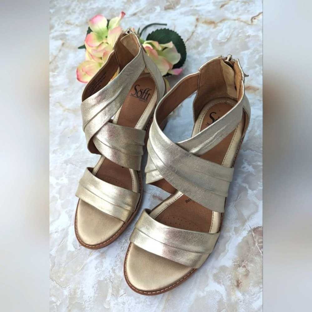 Sofft Woman's Gold Leather Sandals with Heel Size… - image 12