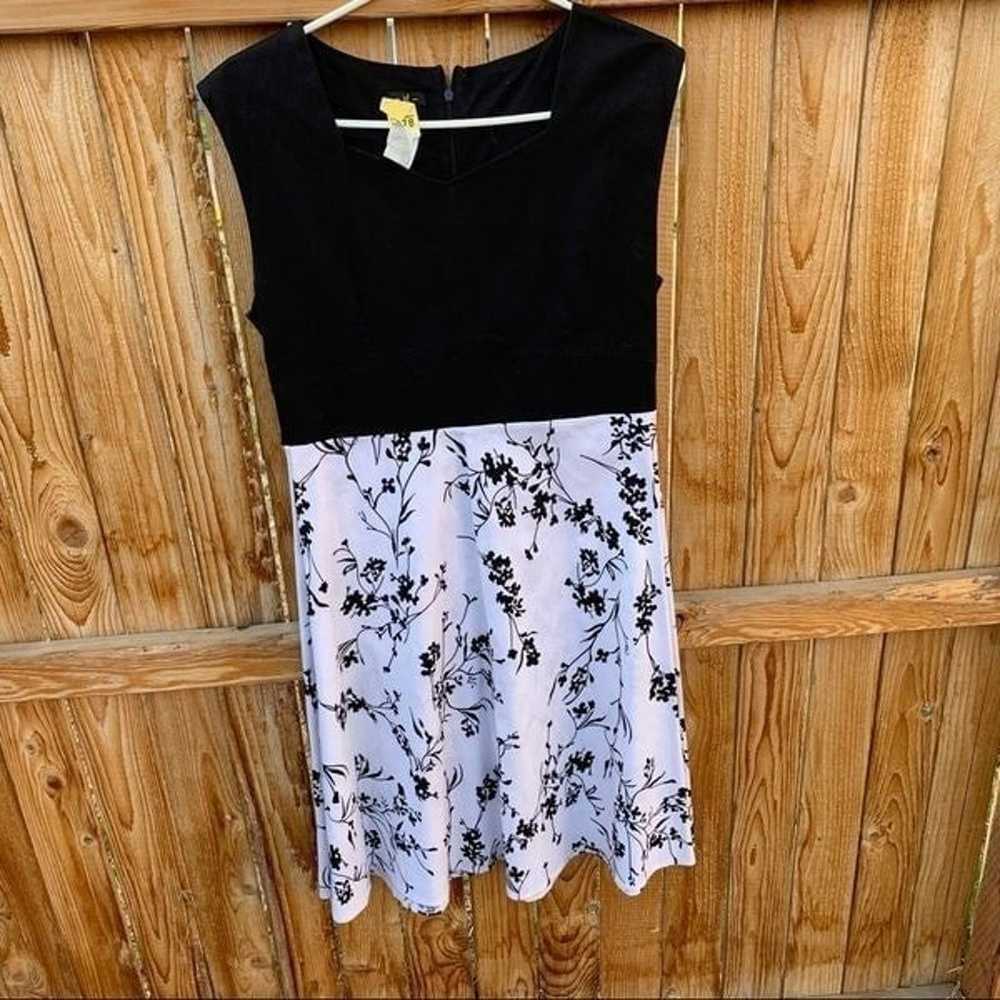 Gorgeous black top floral bottom dress 50’s style… - image 1