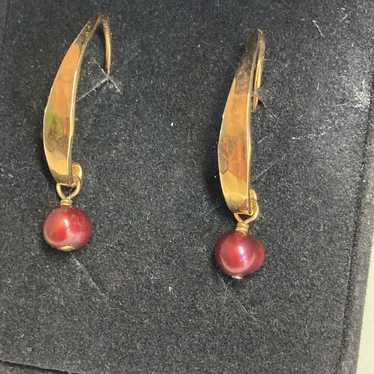 Vintage Cranberry Pearl Goldtone Dangle Earrings