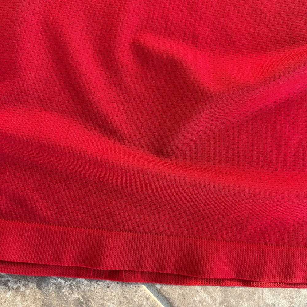 Lululemon Men's Red Wet Dry Warm T-Shirt Size Lar… - image 11