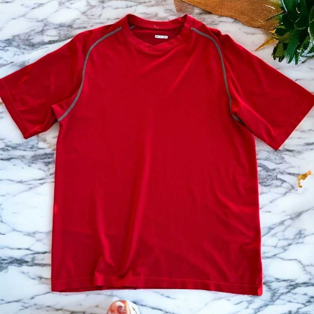 Lululemon Men's Red Wet Dry Warm T-Shirt Size Lar… - image 1