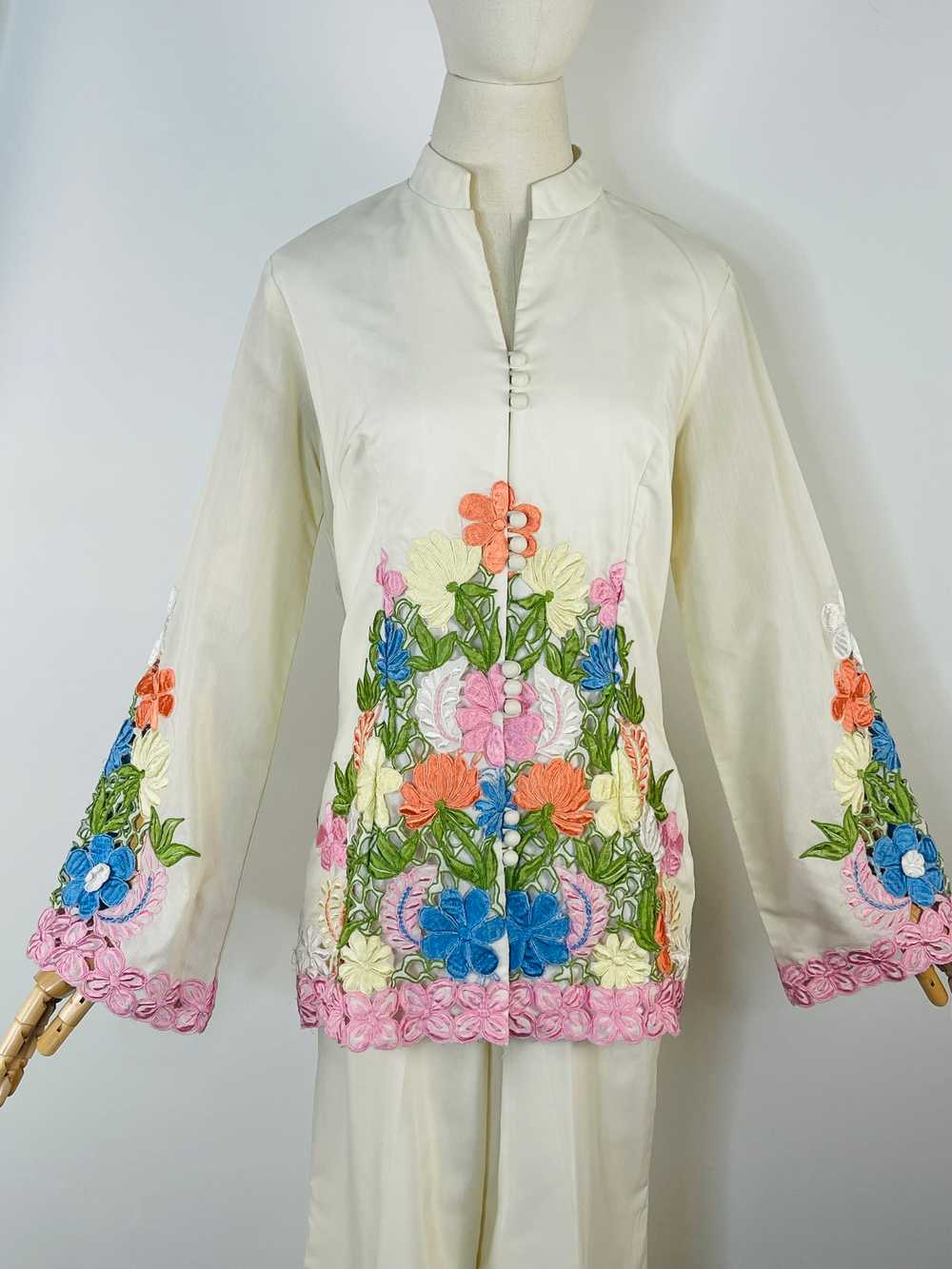 1970s floral embroidered matching ensemble - image 7